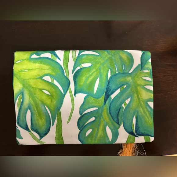 Pura Vida Green Clutch - Picture 3 of 5